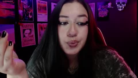 Snapshot of raven_darkk chatting on 04.27.26 Raven online show from 04.27.26