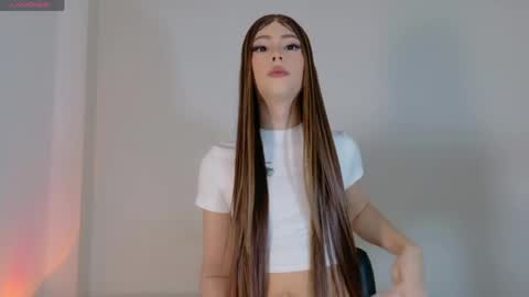 Snapshot of raven_li01 chatting on 05.29.26 Isaindepent model online show from 05.29.26