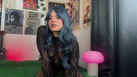 Snapshot of raven_luv chatting on 10.17.25 raven  online show from 10.17.25