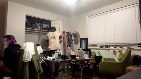 Snapshot of ravenxbeastie chatting on 02.08.25 ravenxbeastie online show from 02.08.25