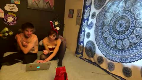 Snapshot of ravenxbeastie chatting on 02.15.26 ravenxbeastie online show from 02.15.26