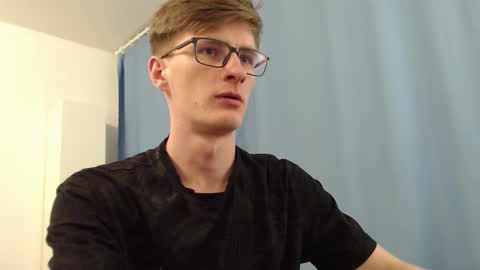 Snapshot of ray_booy chatting on 09.28.25 Ray Booy online show from 09.28.25