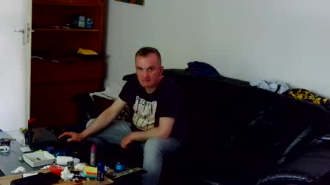 Snapshot of raybarbieri chatting on 07.19.26 raybarbieri online show from 07.19.26