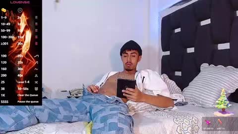 Snapshot of raydevil_ chatting on 01.03.25 Rayn online show from 01.03.25