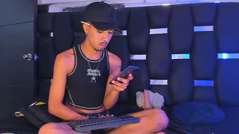 Snapshot of raydevil_ chatting on 09.17.25 Rayn online show from 09.17.25