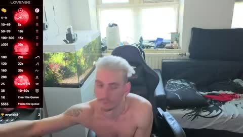 Rayzel online show from 04.28.26