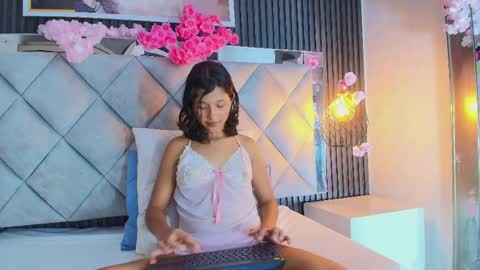 DONCELLA online show from 04.23.26
