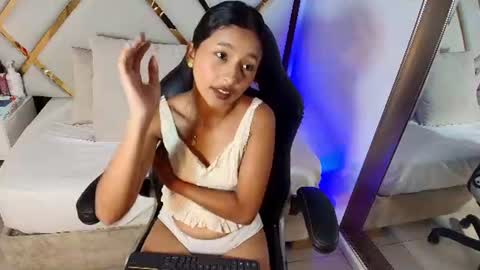DONCELLA online show from 07.10.26