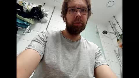 Snapshot of realbucknaked80s chatting on 02.20.25 realbucknaked80s online show from 02.20.25