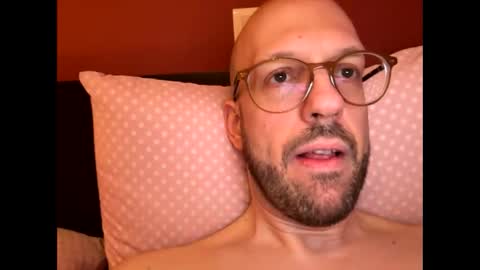 HugeSecret online show from 05.12.26