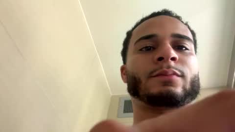 Snapshot of realjersey chatting on 11.14.25 realjersey online show from 11.14.25