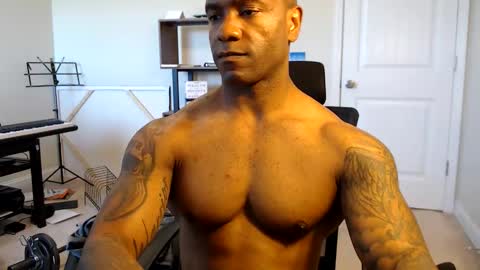 Snapshot of realreyblack chatting on 10.24.25 Rey online show from 10.24.25