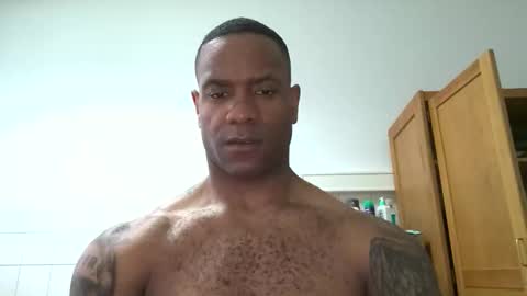 Snapshot of realreyblack chatting on 03.28.26 Rey online show from 03.28.26