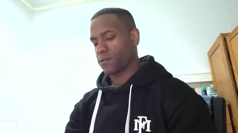 Snapshot of realreyblack chatting on 03.30.26 Rey online show from 03.30.26