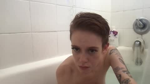 Snapshot of realroxiexo chatting on 03.04.25 Roxiexo online show from 03.04.25