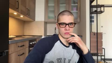 AliceEve online show from 04.03.26