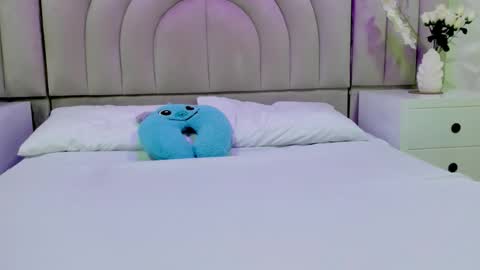 Rebeca online show from 12.17.25