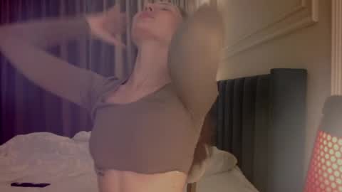 Snapshot of rebecca_demure18 chatting on 04.05.26 Lets talk here 33. online show from 04.05.26