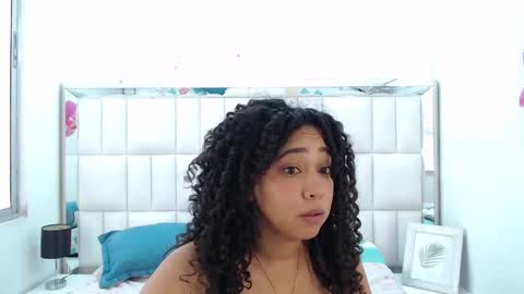 Snapshot of rebecca_mils chatting on 02.15.25 R E B E C A online show from 02.15.25