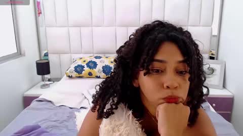 Snapshot of rebecca_mils chatting on 02.26.25 R E B E C A online show from 02.26.25