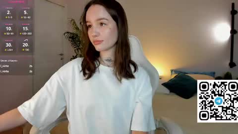 Snapshot of rebecca_vargas chatting on 07.19.26 Rebecca online show from 07.19.26