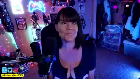 Snapshot of rebeccalovexxx chatting on 06.24.26 Rebecca Love online show from 06.24.26