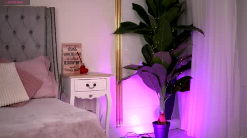 Rebecca online show from 04.01.26