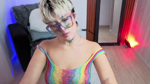 Snapshot of rebeka_baker chatting on 05.15.26 REBEKA online show from 05.15.26