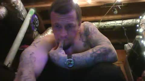 Snapshot of recka810 chatting on 02.22.25 recka810 online show from 02.22.25