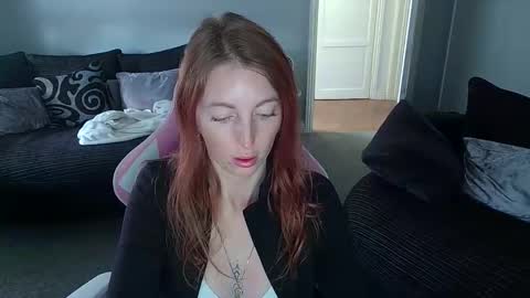 Snapshot of red_firesquirt chatting on 04.14.26 Red - online show from 04.14.26