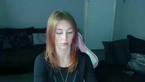 Snapshot of red_firesquirt chatting on 04.15.26 Red - online show from 04.15.26