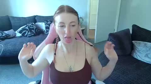 Snapshot of red_firesquirt chatting on 04.29.26 Red - online show from 04.29.26
