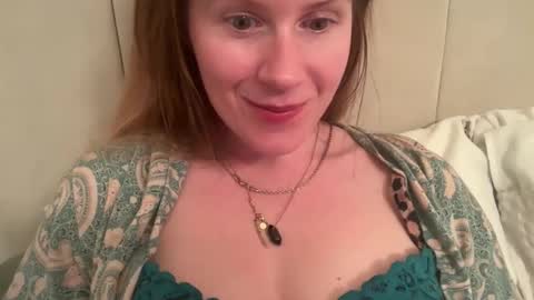 Snapshot of red_head_rosie_69 chatting on 09.10.25 Rosie online show from 09.10.25
