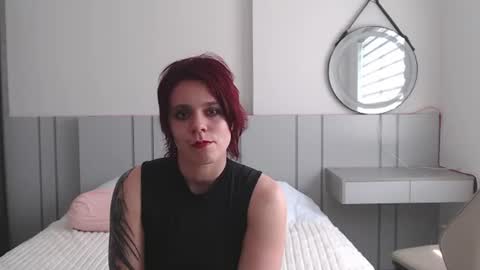 Snapshot of red_roxyfoxy chatting on 06.18.26 Ann online show from 06.18.26