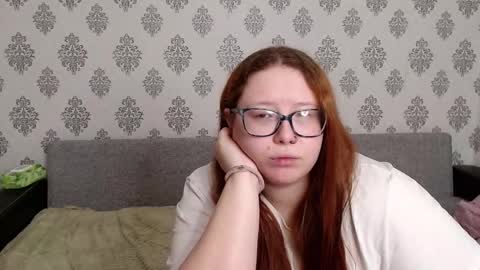 Snapshot of redchloee chatting on 10.15.25 Chloe online show from 10.15.25