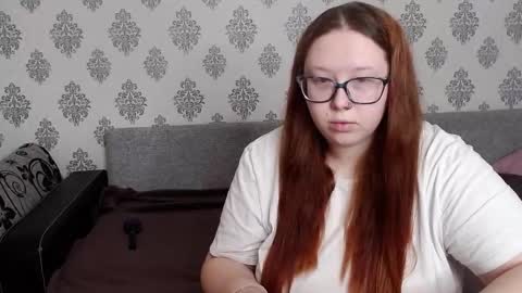 Snapshot of redchloee chatting on 10.18.25 Chloe online show from 10.18.25