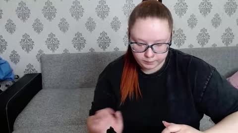 Snapshot of redchloee chatting on 10.26.25 Chloe online show from 10.26.25