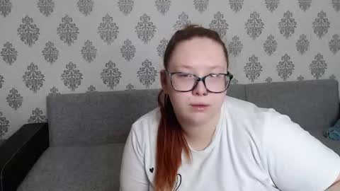 Snapshot of redchloee chatting on 11.15.25 Chloe online show from 11.15.25