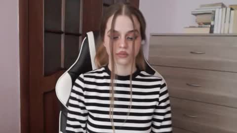 Lily online show from 03.14.26