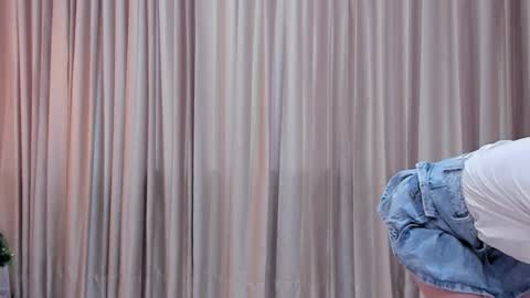 Snapshot of redmeloddy chatting on 12.13.24 Meloddy online show from 12.13.24