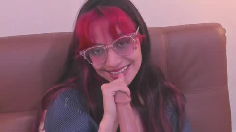 Snapshot of redmeloddy chatting on 02.27.25 Meloddy online show from 02.27.25