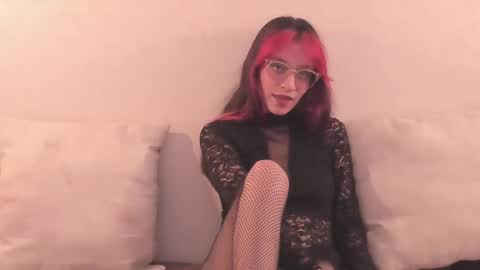 Snapshot of redmeloddy chatting on 03.11.25 Meloddy online show from 03.11.25