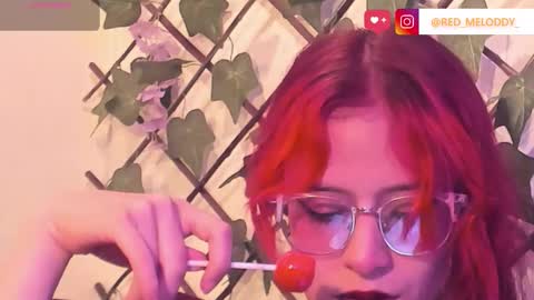 Snapshot of redmeloddy chatting on 11.04.25 Meloddy online show from 11.04.25