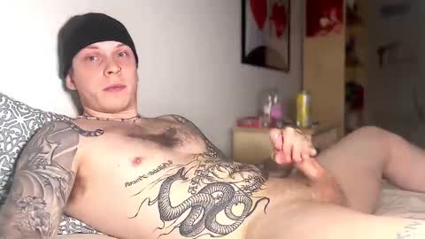 Snapshot of redrumbackwards chatting on 12.29.24 redrum online show from 12.29.24