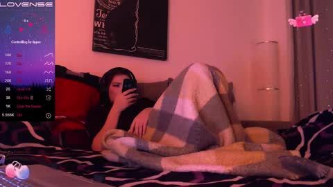 Snapshot of redyari chatting on 01.11.25 Red online show from 01.11.25