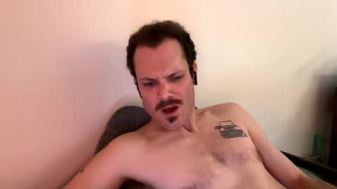 Snapshot of reed_thomas chatting on 01.05.25 Reed Thomas online show from 01.05.25