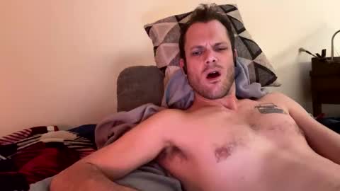 Snapshot of reed_thomas chatting on 12.20.25 Reed Thomas online show from 12.20.25