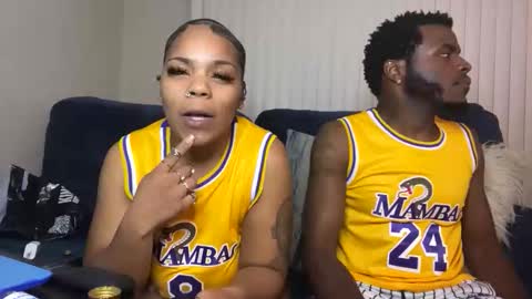 Snapshot of reekanddes chatting on 11.15.25 reekanddes online show from 11.15.25