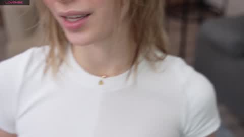 JessyinCherri yang online show from 12.15.24