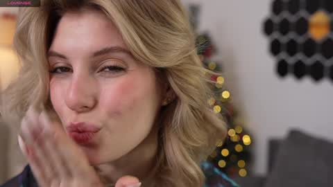 JessyinCherri yang online show from 12.29.24